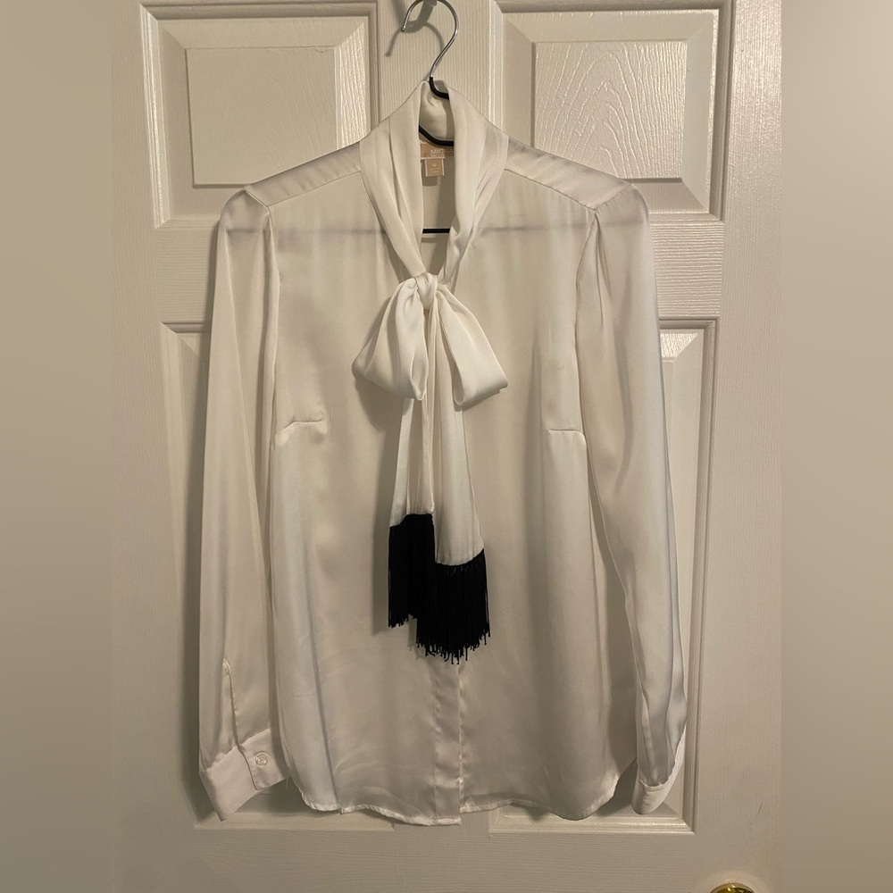 Stylish Michael Kors White Blouse With Black Fringe Trim Size M